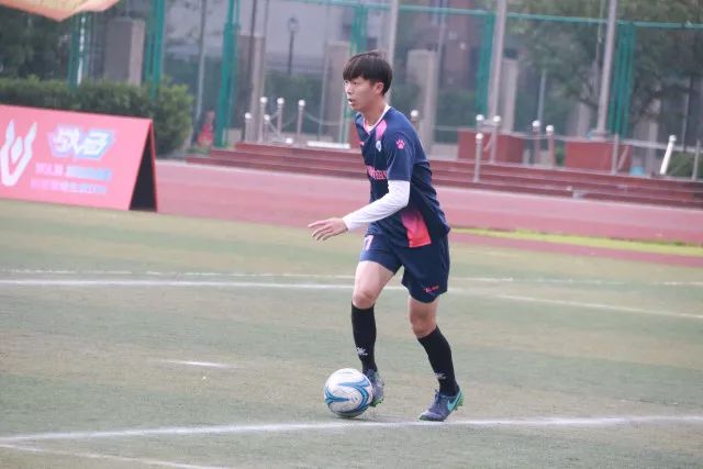 乌杰里：非洲俗语云 旧王已去 新王当立 我们要让王子加冕为王