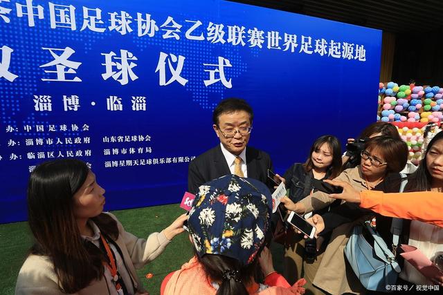 足球报：泰山四后卫阵型防守层次更丰富，二转应调整外援中场